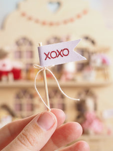 Miniature XOXO Flag